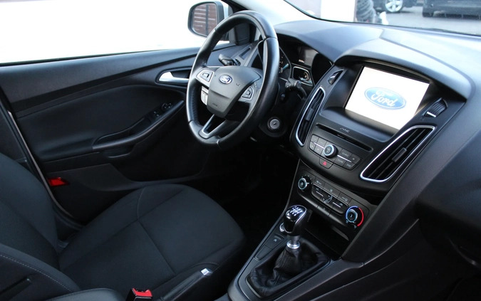 Ford Focus cena 35900 przebieg: 212158, rok produkcji 2016 z Olsztyn małe 407